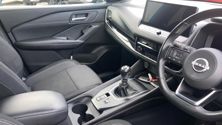 Nissan Qashqai 1.3 DiG-T MH N-Connecta 5dr Petrol Hatchback